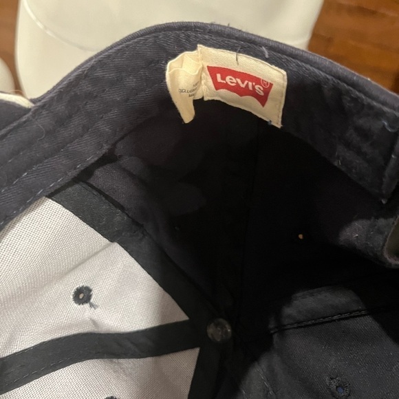 Levi’s Navy Blue Cap adult adjustable - Picture 2 of 4